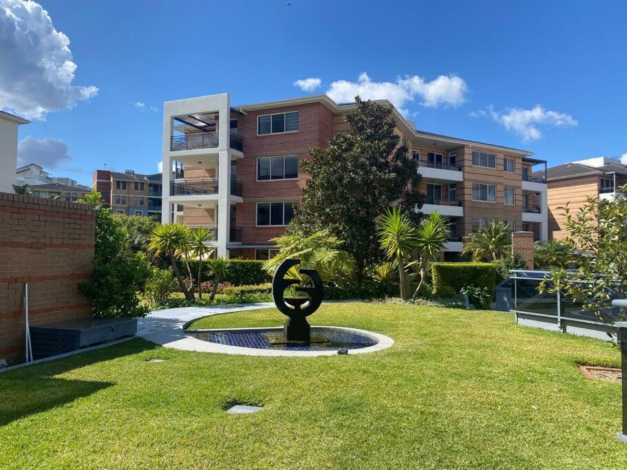 Apartment In Chiswick With Pool, Sauna & Gym Sydney Exterior photo